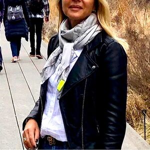 India Hidks Grey Graphicks Silk & Model Scarf!